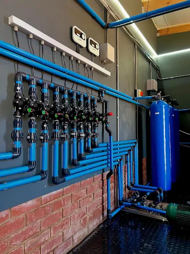 Large-scale water filter system for borehole supply